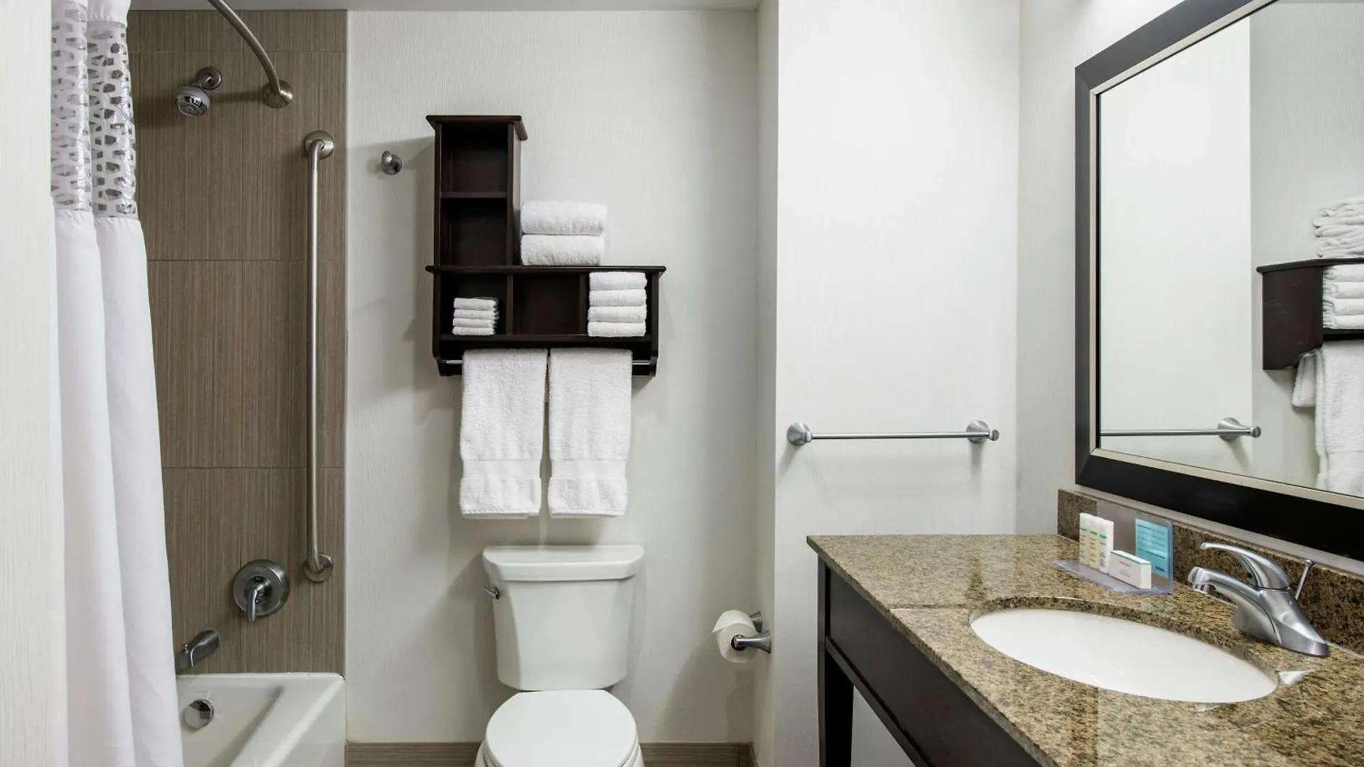 Hampton Inn By Hilton Winnipeg 3*,