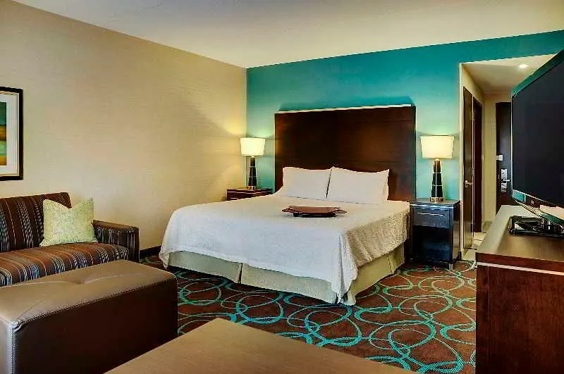 Hampton Inn By Hilton Winnipeg Hotel